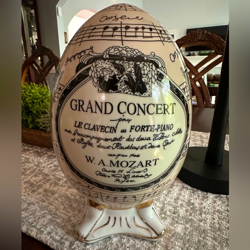 Formalities Melody Collection Mozart Music Notes Porcelain Home Decor 9 1/4"